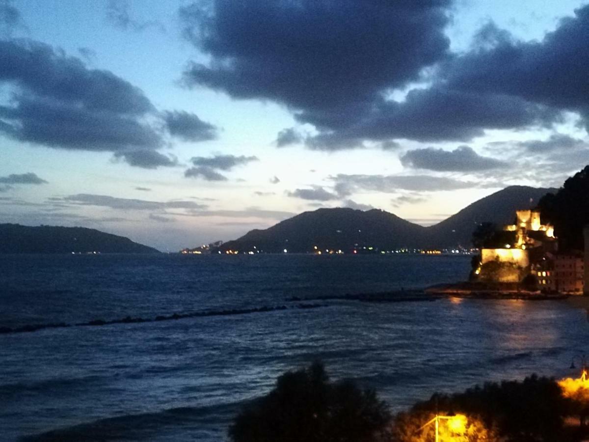 Il Faro Dei Poeti Διαμέρισμα Lerici Εξωτερικό φωτογραφία